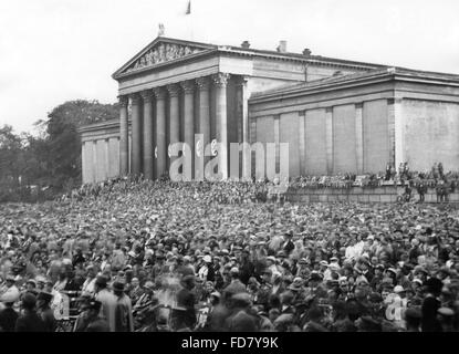 Crownd on the Koenigsplatz (King`s Square) in Munich, 1934 Stock Photo